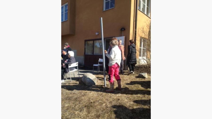 Glada vårstädare får lunch
